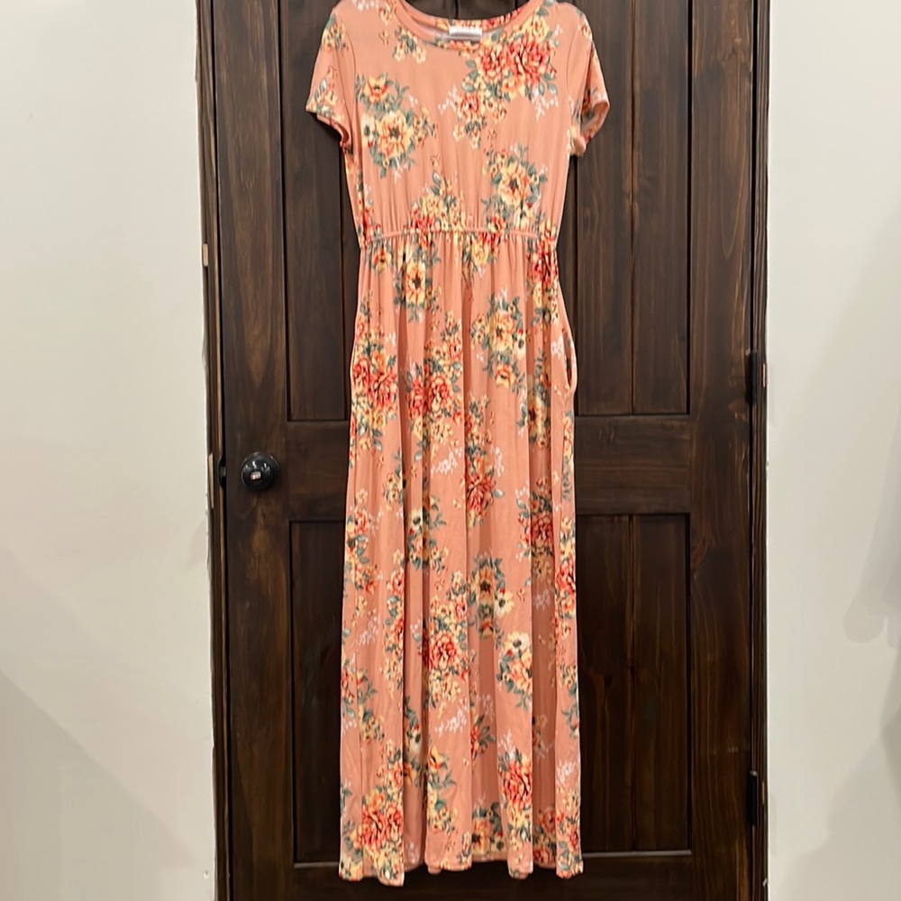 Beautiful dress!!